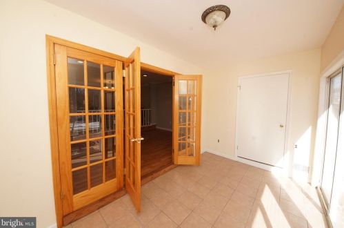 25 Jasmine Ct, Trenton NJ 08648-4808 exterior