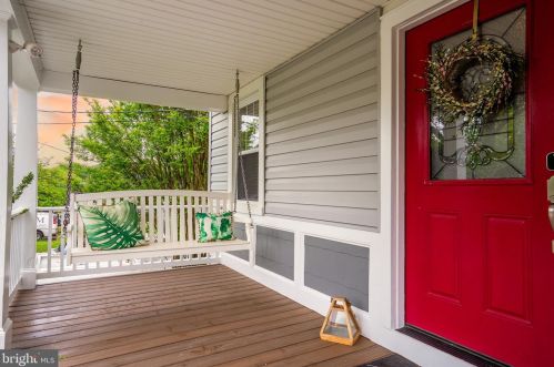 2813 Memorial St, Alexandria VA  22306-1743 exterior