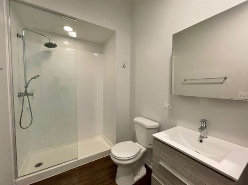 2500 Clybourn Ave, Chicago IL  60614-1906 exterior