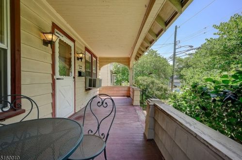 77 Hillcrest Rd, Maplewood, NJ 07040-1605