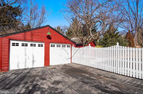 307 Great Falls Rd, Rockville MD exterior