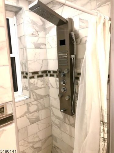 5 Bucknell Trl, Hopatcong NJ  07843-1760 exterior