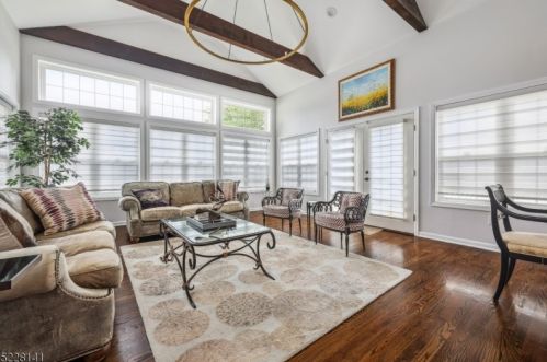 26 Richland Dr, Springfield NJ  07081-2509 exterior