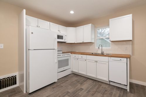 51 Ridgewood St, Kalamazoo MI  49001-4253 exterior