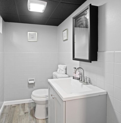 3628 61, Milwaukee WI 53216-2704 exterior