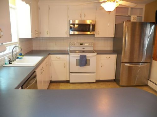 36 Norwich St, Concord, NH 03301-2216