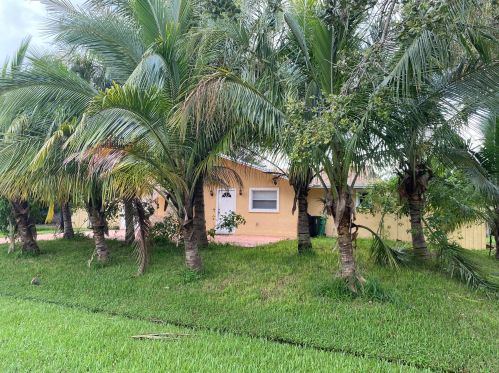 2320 Savona Blvd, Fort Pierce FL 34953-2213 exterior