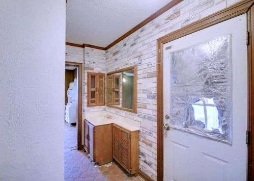 1300 August Dr, Austin TX 78753-2909 exterior