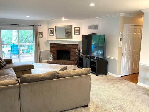 2371 Crestline Dr, Saint Louis MO 63129-3713 exterior