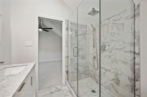 2701 Janssen Ave, Chicago IL 60657-1323 exterior