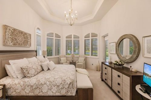 8975 Shenendoah Cir, Naples FL 34113-1670 exterior