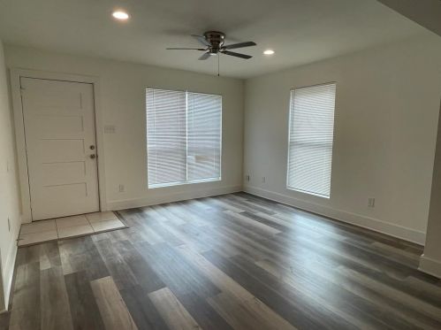 1411 Adelaide Dr, Dallas TX  75216-6915 exterior