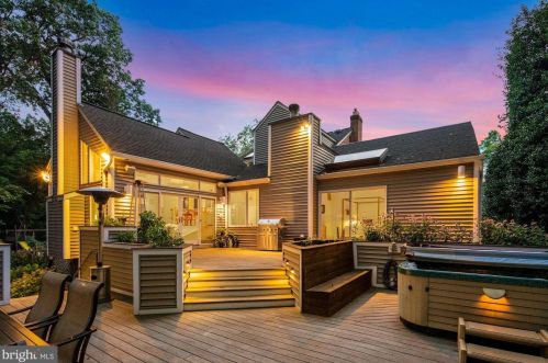 10227 Big Rock Rd, Silver Spring, MD 20901-2709