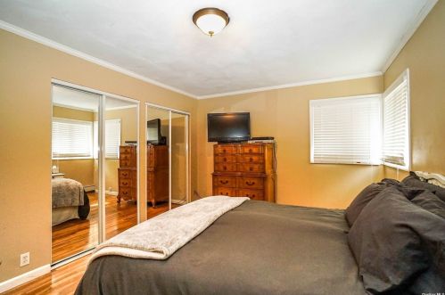 34 Cottonwood Dr, Commack NY 11725-2421 exterior