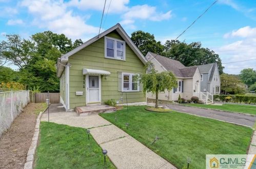 132 Elmhurst Ave, Iselin, NJ 08830-2008