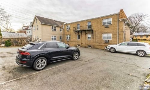 24 Un Ave, Nutley NJ 07110-3325 exterior