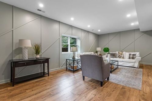 6160 Heards Creek Dr, Atlanta GA  30328-3635 exterior