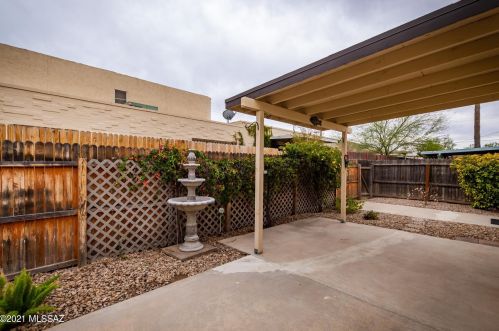 4975 Bellevue St, Tucson AZ 85712-4913 exterior