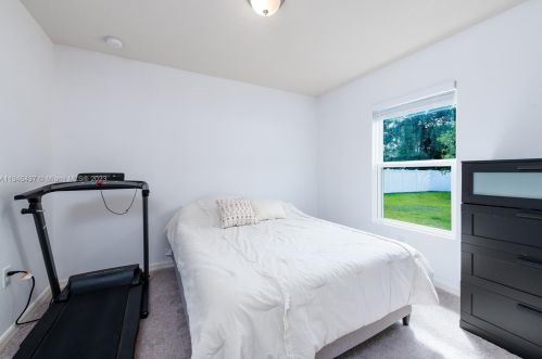 1680 Airoso Blvd, Fort Pierce FL  34984-3737 exterior