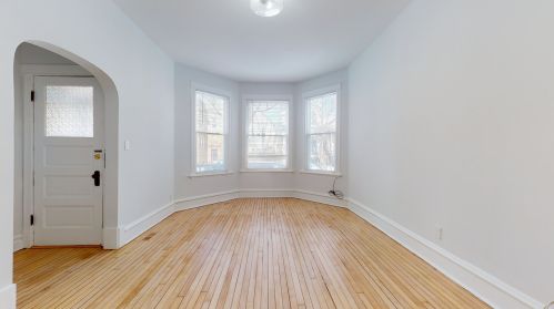 1915 Roscoe St, Chicago IL 60618-5236 exterior