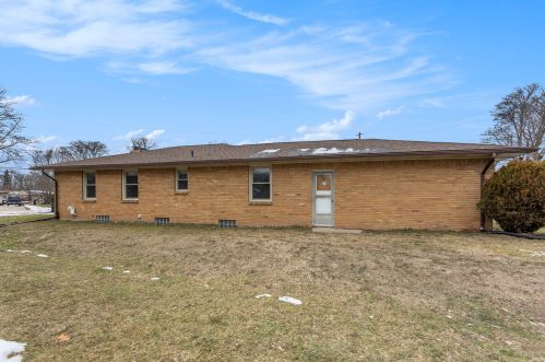 1408 Meadowlane Dr, Grand Rapids MI 49508-4655 exterior