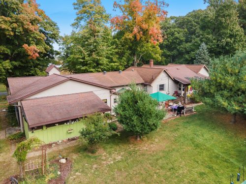 224 Elizabeth St, Sylvan Beach MI 49461-1311 exterior