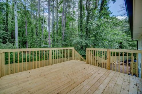 4393 Creek Valley Ct, Atlanta GA  30331-6515 exterior