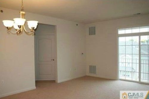 2033 Edward Stec Blvd, Edison NJ  08837-7006 exterior