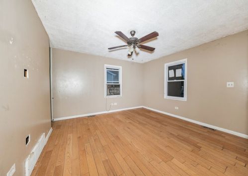 1320 Lorraine Pl, Waukegan IL exterior