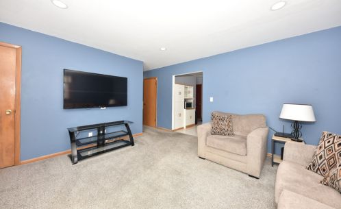 3200 Birchwood Ave, Milwaukee WI 53221-4035 exterior