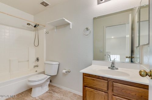 5906 32 Ave, Phoenix AZ 85017-4015 exterior