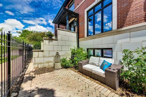 2047 Honore St, Chicago IL  60614-3910 exterior