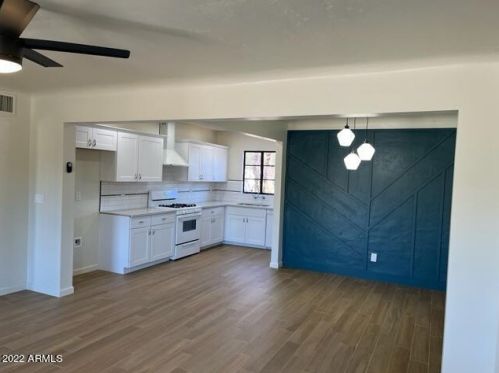 2041 16 Ave, Phoenix AZ 85021-5411 exterior