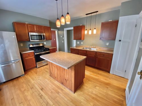 2840 15 St, Milwaukee WI 53215-3711 exterior