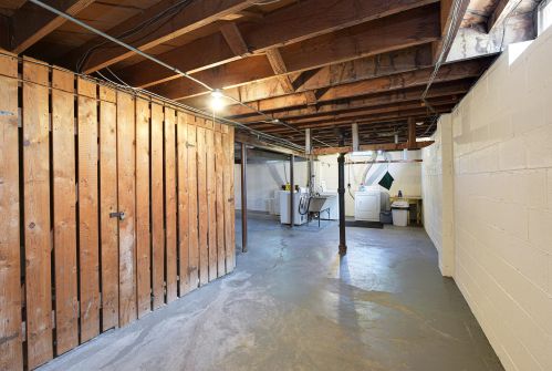 7200 Burleigh St, Milwaukee WI  53210-1167 exterior