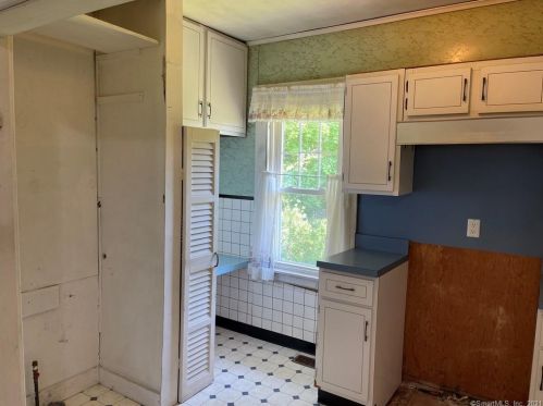 479 Commonwealth Ave, New Britain CT 06053-2404 exterior