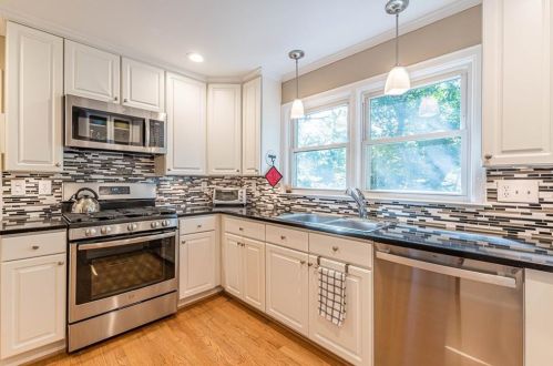 1714 Belle Isle Cir, Atlanta GA 30329-2527 exterior