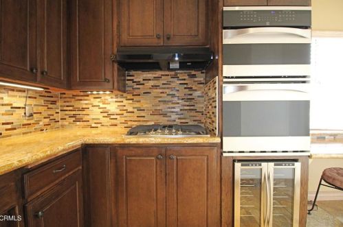 3715 Sunset Ln, Oxnard CA 93035-4133 exterior