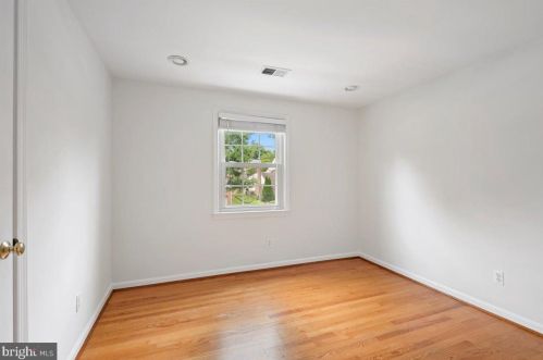 1111 Fallsmead Way, Rockville MD 20854-5549 exterior