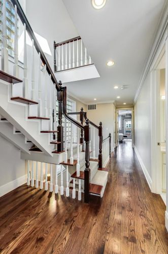 1542 Oakdale Ave, Chicago IL 60657-4024 exterior