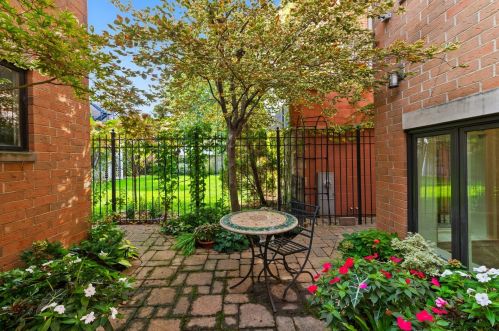 1025 Lill Ave, Chicago IL 60614-2107 exterior