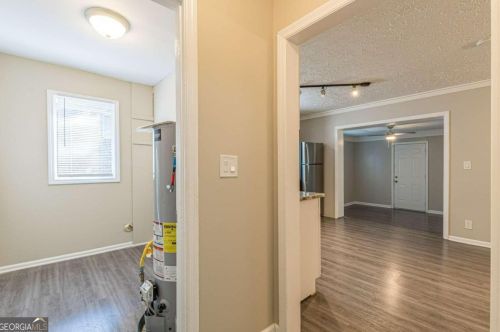 4335 Greenleaf Rd, Atlanta GA exterior