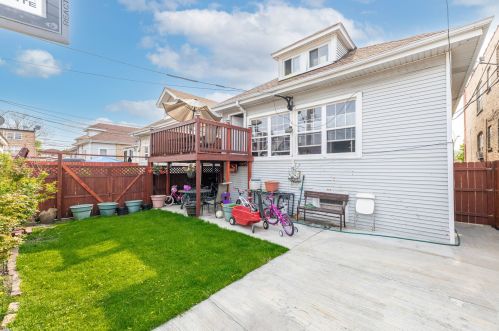 5833 Whipple St, Chicago IL 60659-3708 exterior