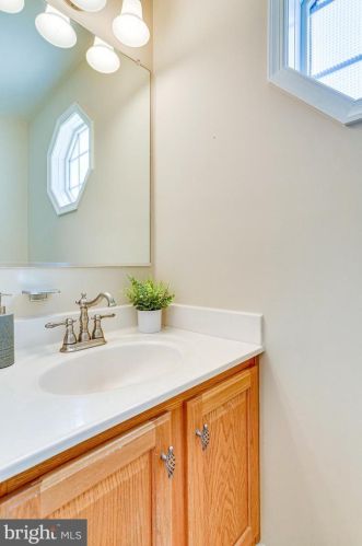 5710 6th St, Arlington VA  22205-1014 exterior