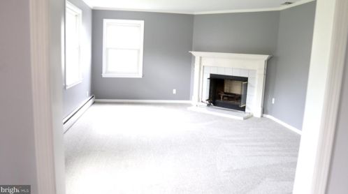 6 Vanderveer Dr, Trenton NJ  08648-3150 exterior