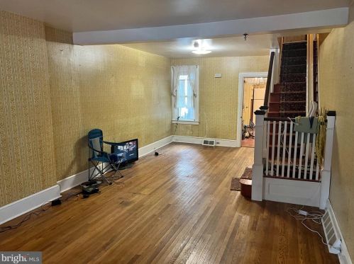 239 Pine St, Lancaster, PA 17603-3434