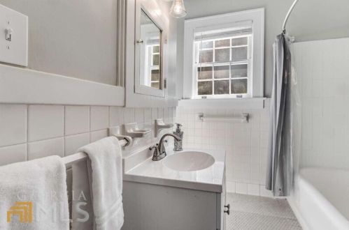 165 Avery Dr, Atlanta GA  30309-2700 exterior