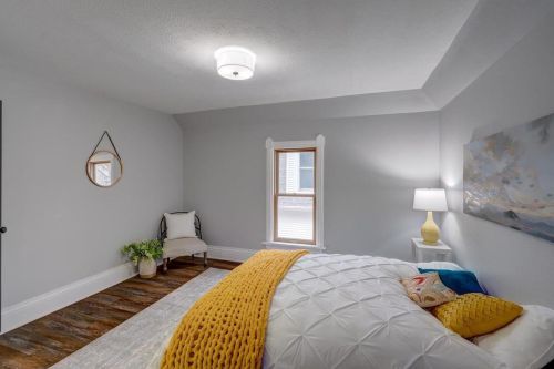 1418 Jenifer St, Madison WI  53703-3719 exterior