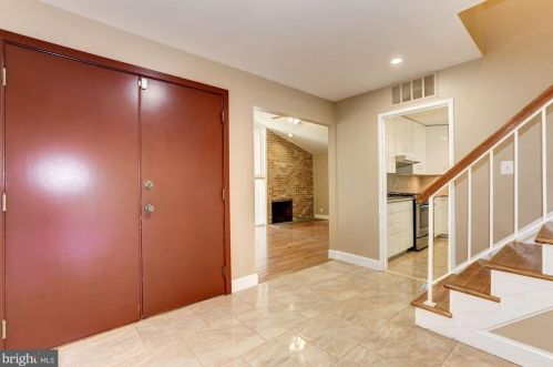 11104 Broad Green Dr, Rockville MD  20854-2021 exterior