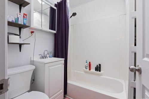 123 Winding St, Huntington Station NY 11746 exterior